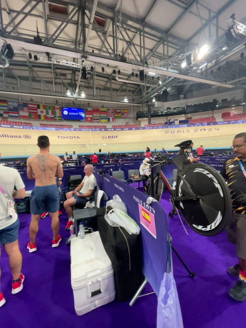 Bicicletas de competición en el velódromo